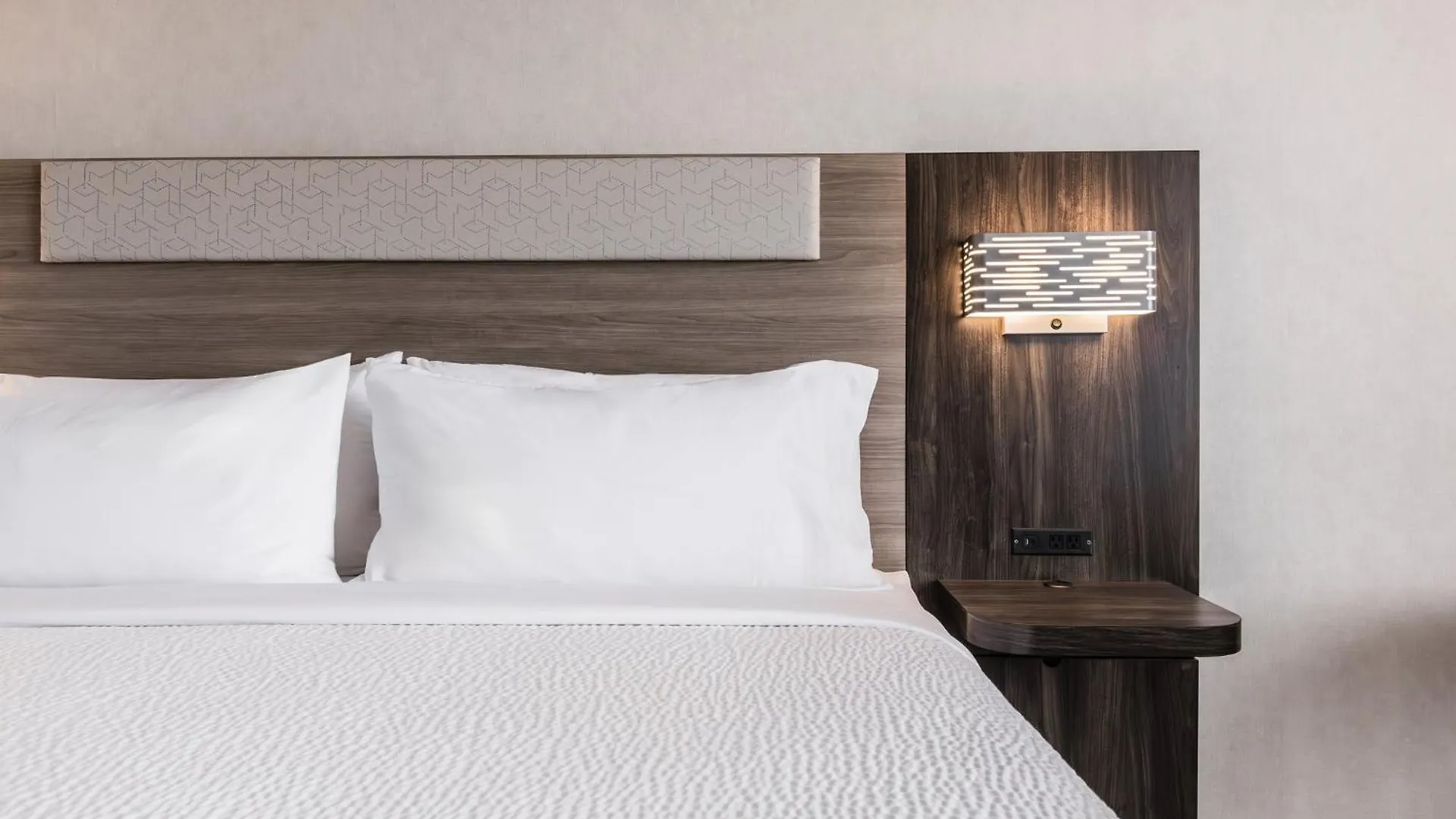 Holiday Inn Express Toronto-North York By Ihg Hotel