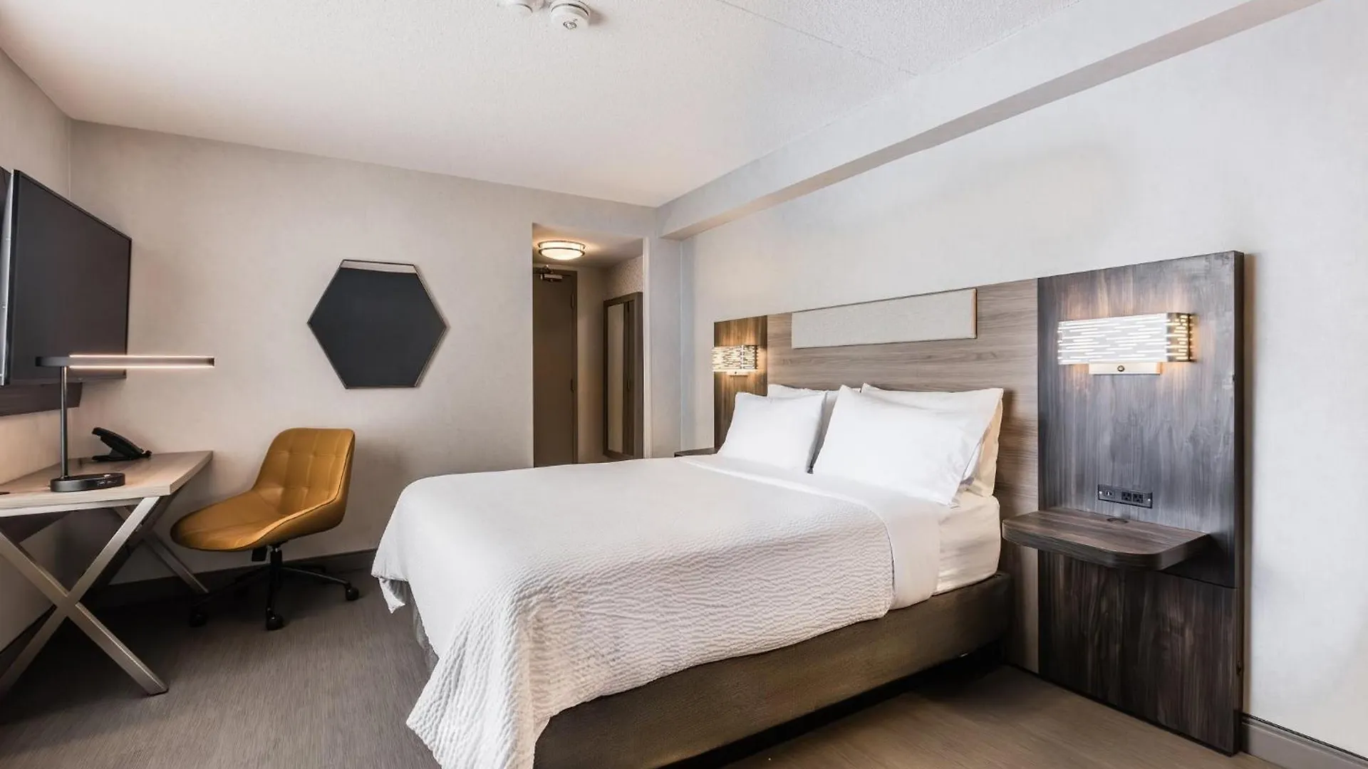 Holiday Inn Express Toronto-North York By Ihg Hotel Toronto