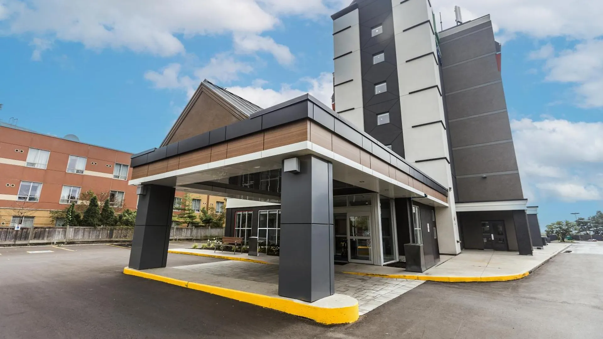 Holiday Inn Express Toronto-North York By Ihg 3*, Toronto