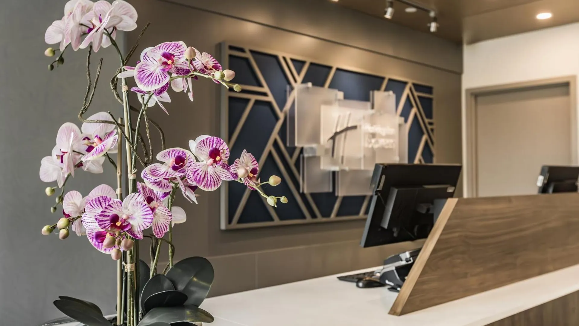 Hotel Holiday Inn Express Toronto-North York By Ihg