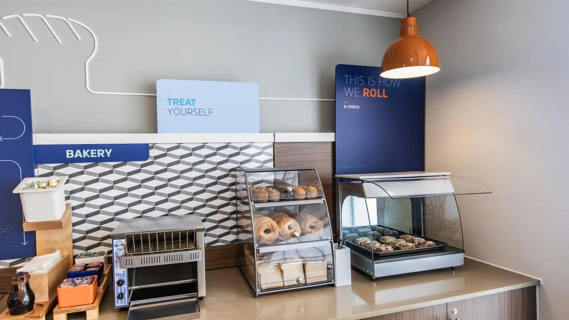 Hotel Holiday Inn Express Toronto-North York By Ihg