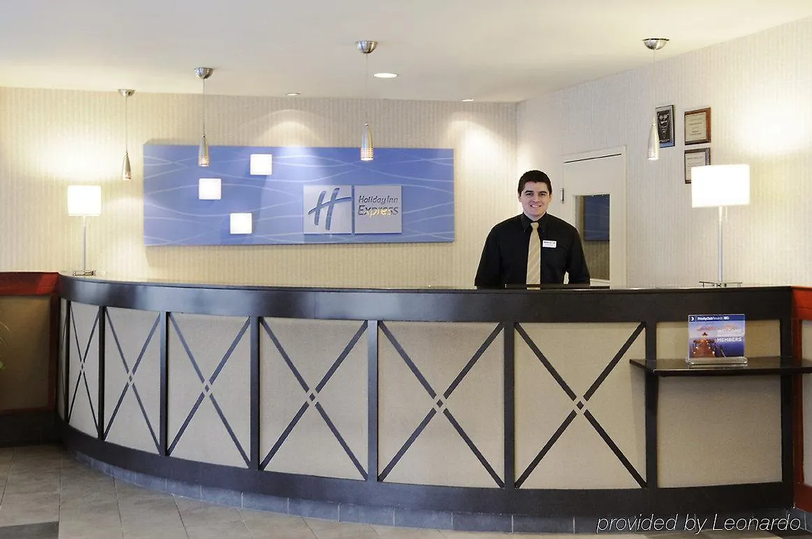 Holiday Inn Express Toronto-North York By Ihg 3*, Toronto