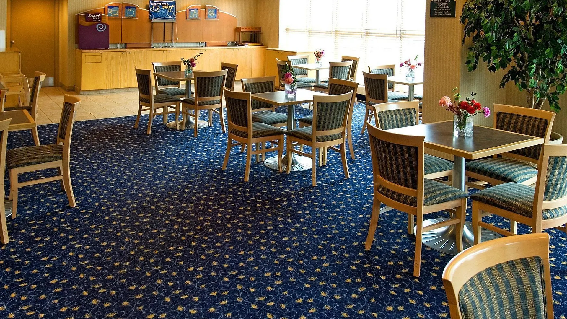 Holiday Inn Express Toronto-North York By Ihg 3*, Toronto Kanada