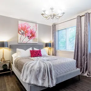 Downtown Luxury Victorian Retreat Gasthof